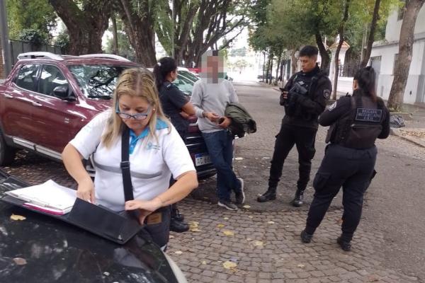 Agentes de Control municipales participaron de la detención de un cuidacoche con pedido de captura